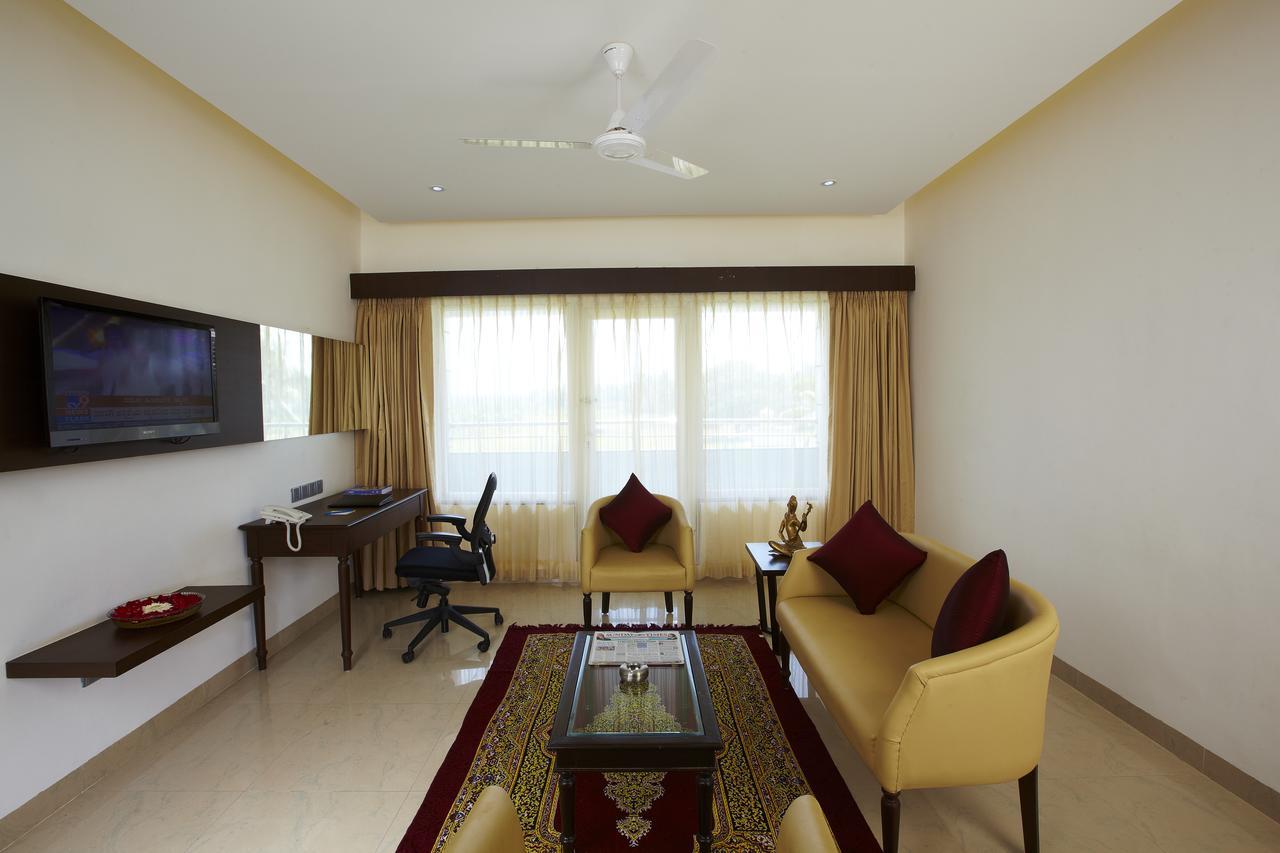 Rns Golf Resort & Nature Cure Centre Mavalli ภายนอก รูปภาพ